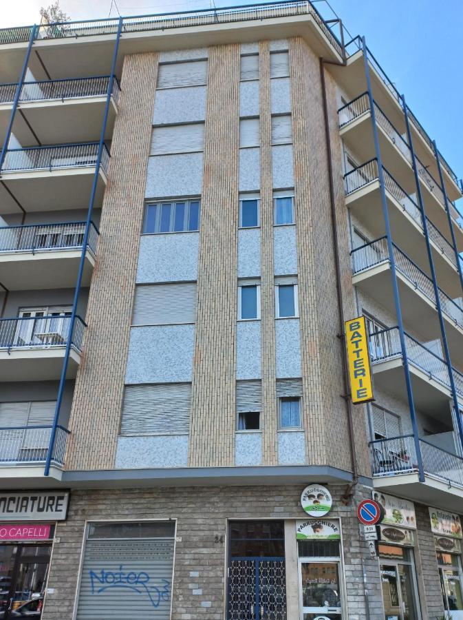 Metro Apartment Турин Экстерьер фото